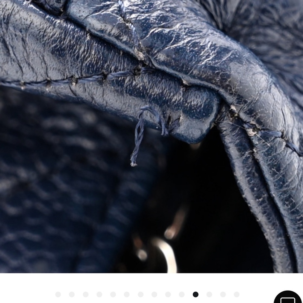 Chanel Caviar Clutch with chain - Picture 7 of 14